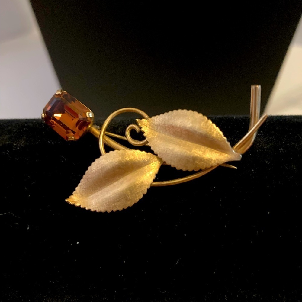 Van Dell 1/20th 12k gold filled and topaz brooch.​​